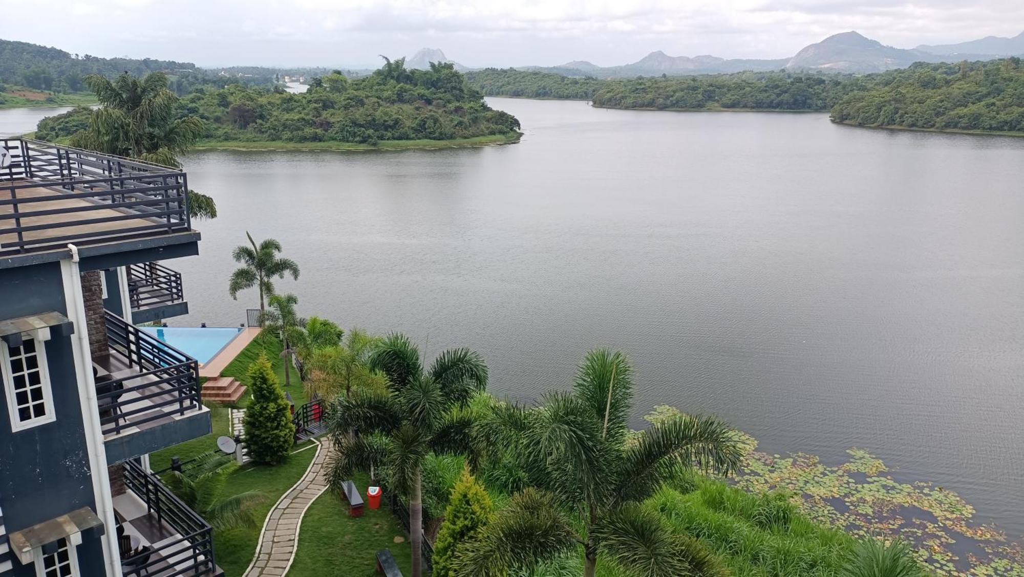 Casa Lake View Resort Wayanad Meppadi Exterior photo